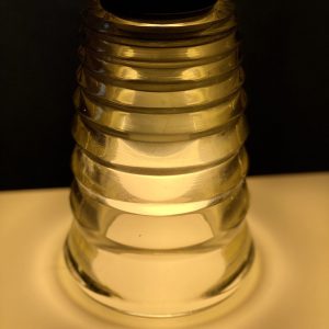 Luminária Pressed Glass Pendant | Tom Dixon em vidro sólido esverdeado.