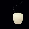 Pendente Rituals 3 da Foscarini, apresenta uma cúpula de vidro acetinado soprado, emite uma luz quente e intensa que faz lembrar as tradicionais lanternas de papel japonesas. Designer: Ludovica e roberto Palomba DIMENSÕES: L x A (cm) 19 x 21 Lâmpada E27